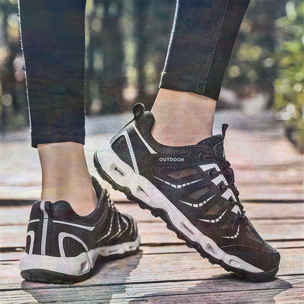 Sumer Round Tip Silver Sneaker - Tech Accessories Brands ulasan dan harga