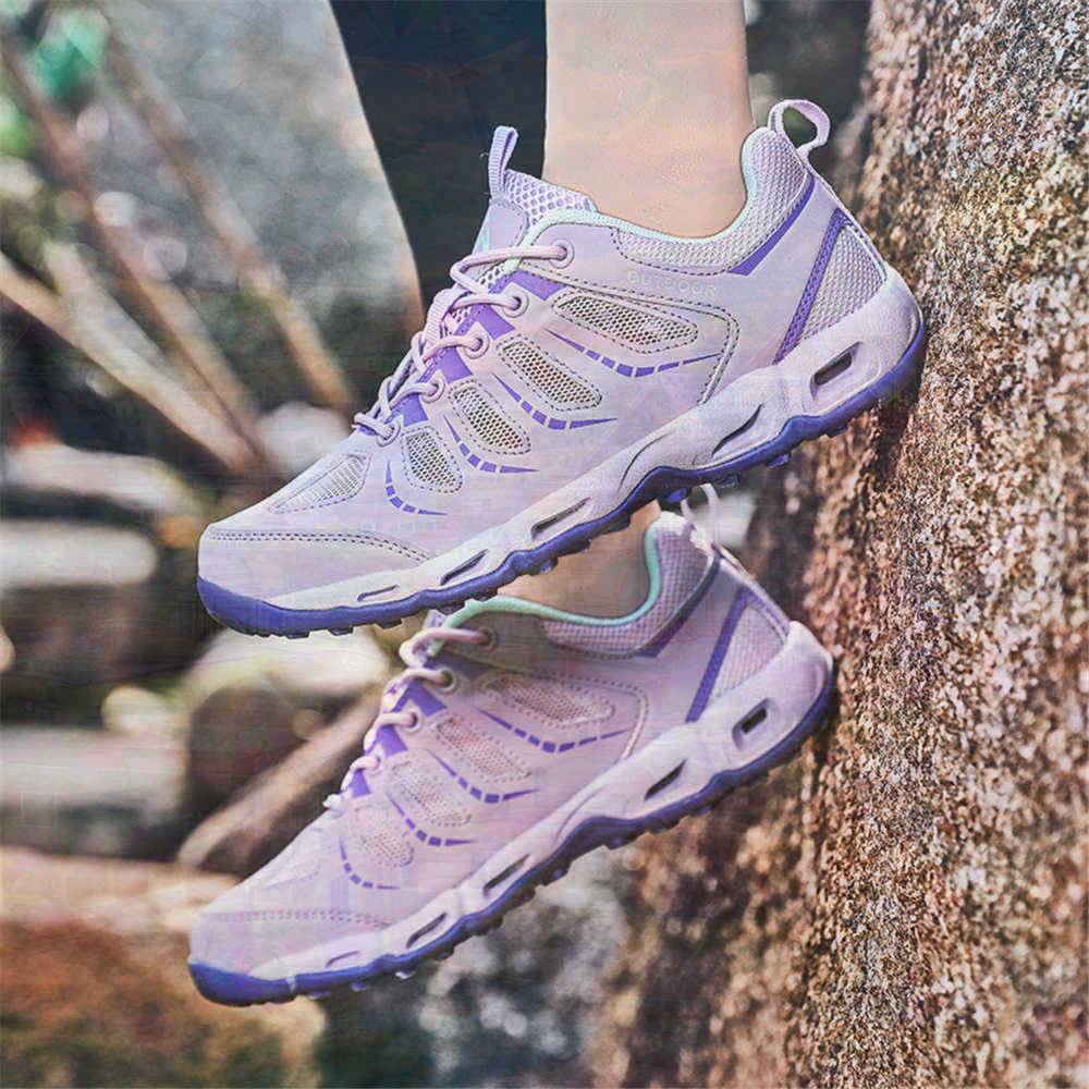 Sumer Round Tip Silver Sneaker - Tech Accessories Brands ulasan dan harga